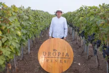 Eigenaar wijnmaker George - tevens vineyard manager-